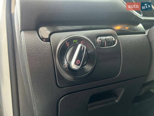 Серый Фольксваген Гольф, объемом двигателя 1.6 л и пробегом 267 тыс. км за 6650 $, фото 32 на Automoto.ua