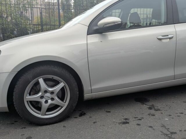 Фольксваген Гольф 2010 в Вышгороде на Automoto.ua Серый Фольксваген Гольф, объемом двигателя 1.4 л и пробегом 186 тыс. км за 7990 $, фото 6 на Automoto.ua