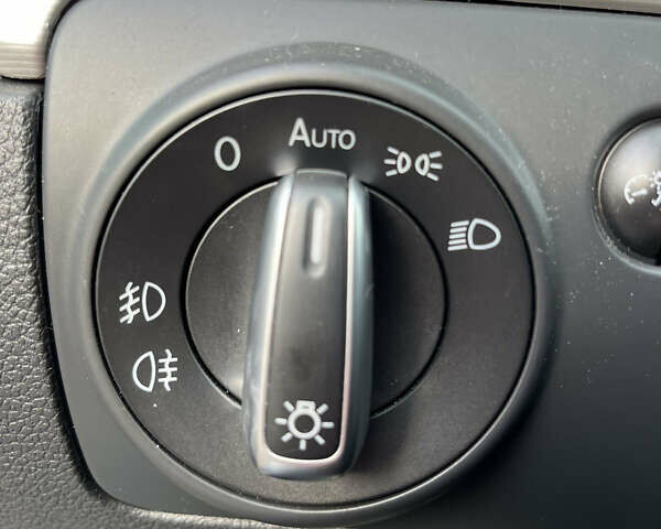 Серый Фольксваген Гольф, объемом двигателя 1.39 л и пробегом 172 тыс. км за 8500 $, фото 6 на Automoto.ua