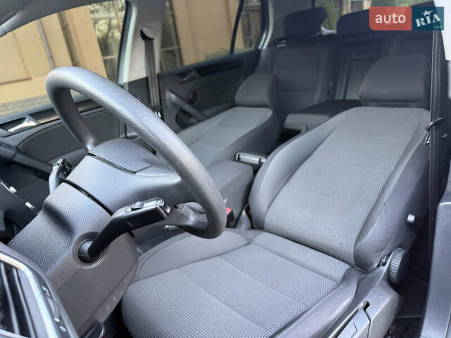 Серый Фольксваген Гольф, объемом двигателя 1.6 л и пробегом 155 тыс. км за 8450 $, фото 53 на Automoto.ua