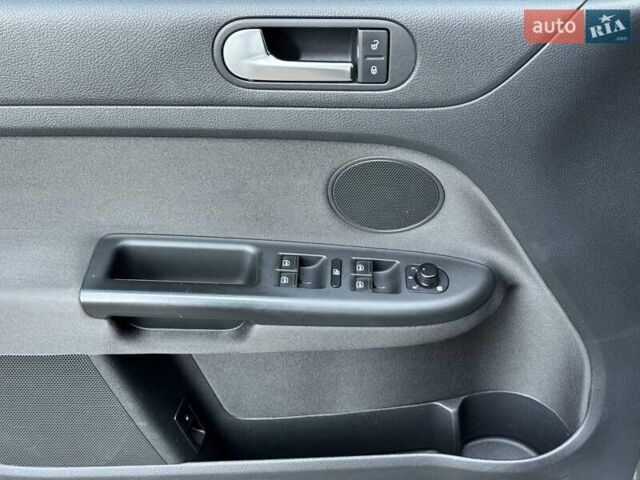 Серый Фольксваген Гольф, объемом двигателя 1.39 л и пробегом 166 тыс. км за 8500 $, фото 32 на Automoto.ua