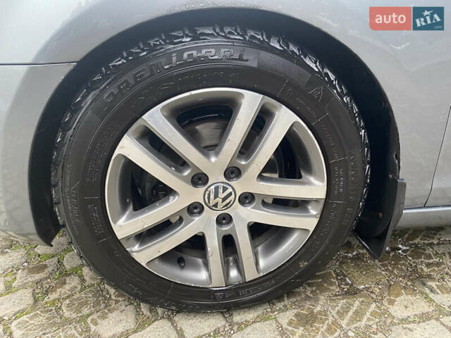 Серый Фольксваген Гольф, объемом двигателя 1.6 л и пробегом 240 тыс. км за 8000 $, фото 7 на Automoto.ua