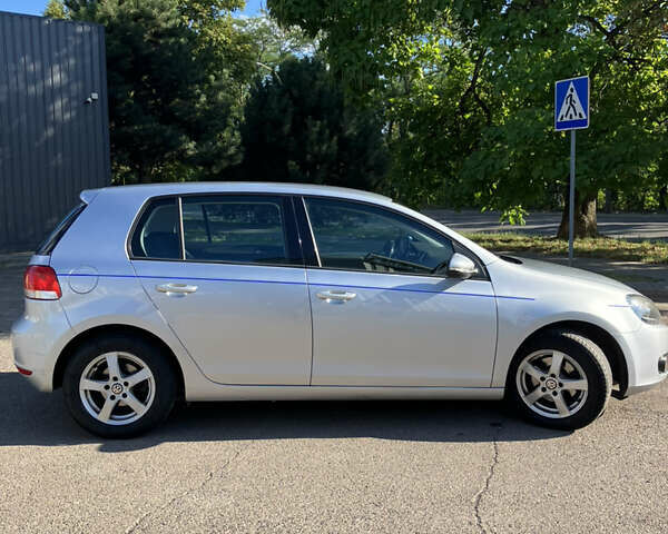 Серый Фольксваген Гольф, объемом двигателя 1.6 л и пробегом 300 тыс. км за 6500 $, фото 5 на Automoto.ua