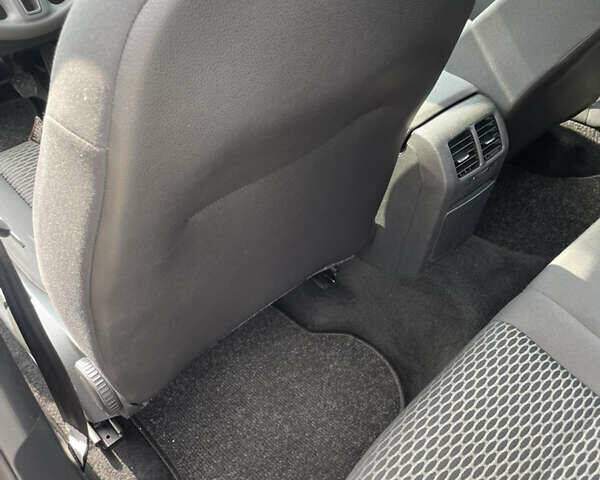 Сірий Фольксваген Гольф, об'ємом двигуна 1.39 л та пробігом 137 тис. км за 7700 $, фото 23 на Automoto.ua