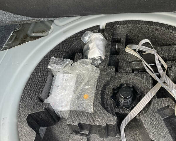 Сірий Фольксваген Гольф, об'ємом двигуна 1.39 л та пробігом 137 тис. км за 7700 $, фото 8 на Automoto.ua