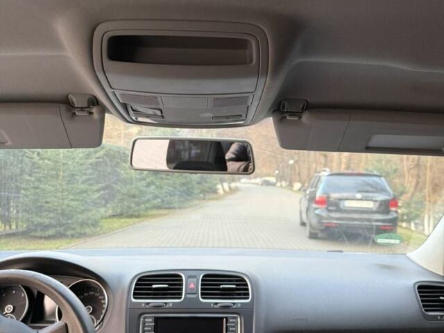 Серый Фольксваген Гольф, объемом двигателя 1.6 л и пробегом 216 тыс. км за 7350 $, фото 12 на Automoto.ua