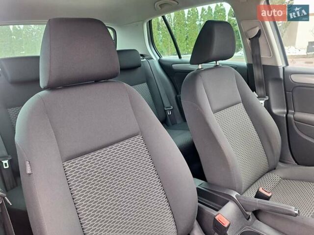 Серый Фольксваген Гольф, объемом двигателя 1.6 л и пробегом 223 тыс. км за 7650 $, фото 33 на Automoto.ua