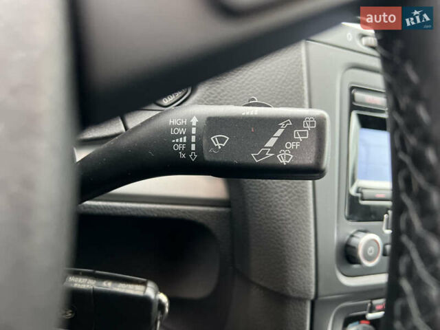 Серый Фольксваген Гольф, объемом двигателя 1.4 л и пробегом 209 тыс. км за 8800 $, фото 27 на Automoto.ua