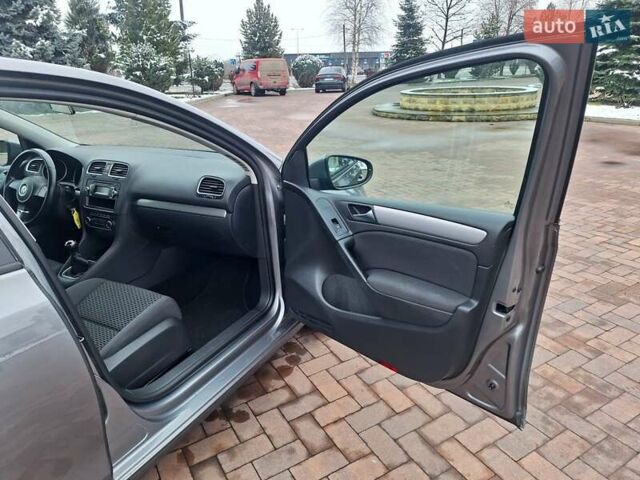 Серый Фольксваген Гольф, объемом двигателя 1.6 л и пробегом 223 тыс. км за 7650 $, фото 32 на Automoto.ua