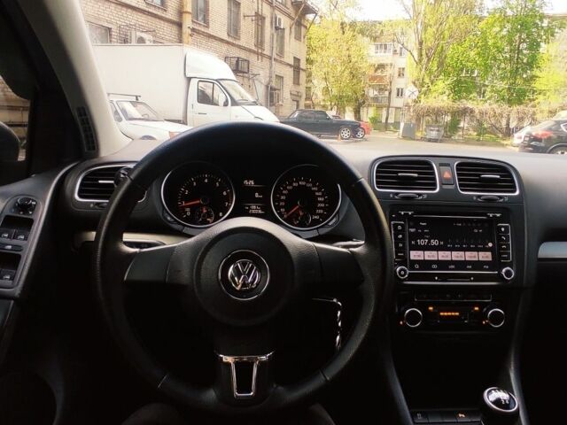 Серый Фольксваген Гольф, объемом двигателя 1.4 л и пробегом 230 тыс. км за 6300 $, фото 7 на Automoto.ua