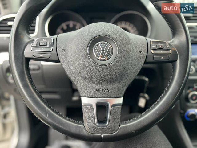 Серый Фольксваген Гольф, объемом двигателя 1.4 л и пробегом 209 тыс. км за 8800 $, фото 23 на Automoto.ua