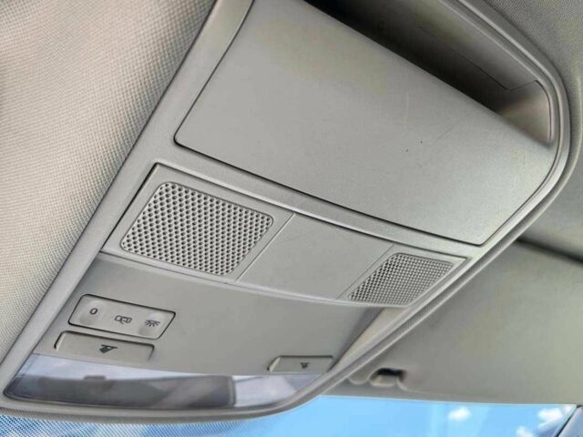 Серый Фольксваген Гольф, объемом двигателя 1.6 л и пробегом 240 тыс. км за 8600 $, фото 18 на Automoto.ua