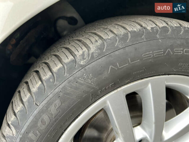 Серый Фольксваген Гольф, объемом двигателя 1.4 л и пробегом 209 тыс. км за 8800 $, фото 31 на Automoto.ua