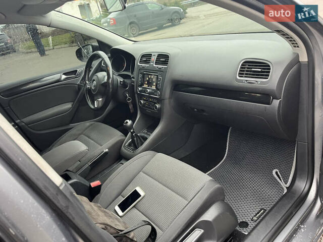 Сірий Фольксваген Гольф, об'ємом двигуна 1.6 л та пробігом 230 тис. км за 7999 $, фото 4 на Automoto.ua