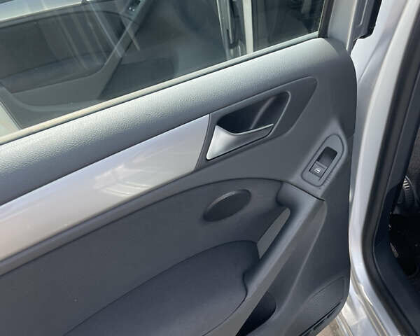 Сірий Фольксваген Гольф, об'ємом двигуна 1.39 л та пробігом 137 тис. км за 7700 $, фото 24 на Automoto.ua