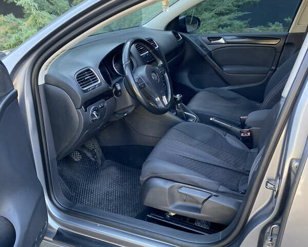 Серый Фольксваген Гольф, объемом двигателя 1.6 л и пробегом 280 тыс. км за 6699 $, фото 21 на Automoto.ua