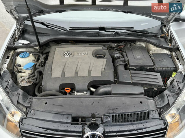 Серый Фольксваген Гольф, объемом двигателя 1.6 л и пробегом 228 тыс. км за 6799 $, фото 21 на Automoto.ua