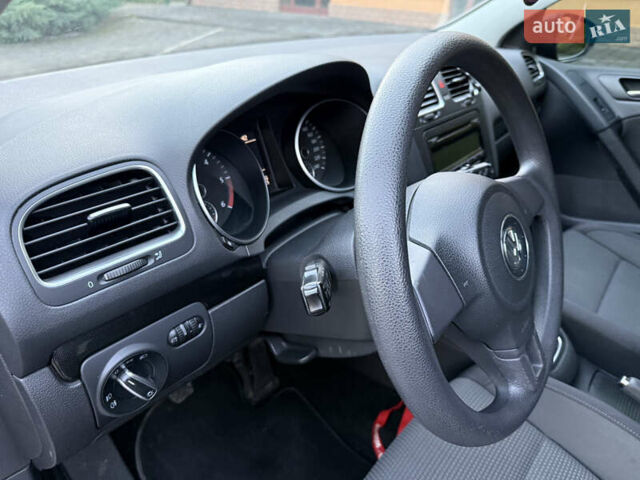 Серый Фольксваген Гольф, объемом двигателя 1.6 л и пробегом 155 тыс. км за 8450 $, фото 58 на Automoto.ua