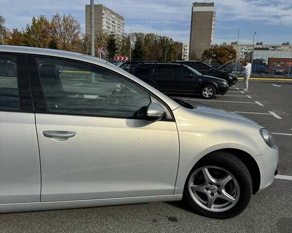 Сірий Фольксваген Гольф, об'ємом двигуна 1.39 л та пробігом 186 тис. км за 7900 $, фото 15 на Automoto.ua