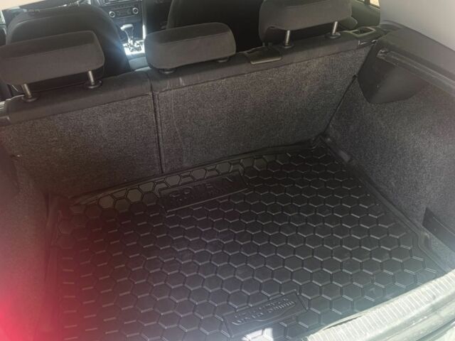 Серый Фольксваген Гольф, объемом двигателя 1.4 л и пробегом 305 тыс. км за 8300 $, фото 4 на Automoto.ua