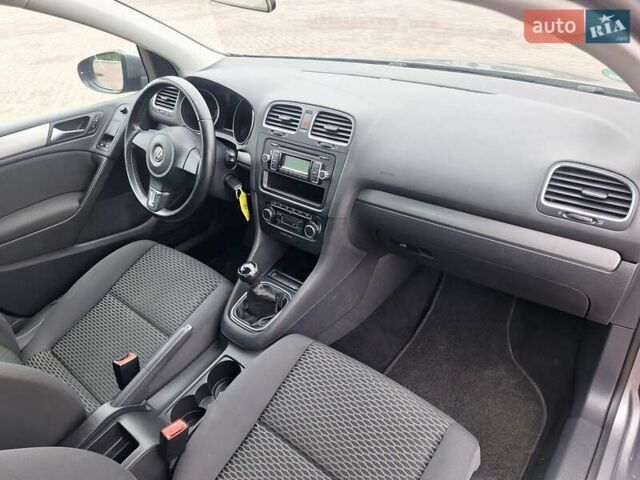 Серый Фольксваген Гольф, объемом двигателя 1.6 л и пробегом 223 тыс. км за 7650 $, фото 31 на Automoto.ua