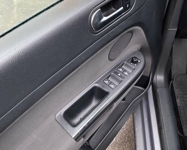 Фольксваген Гольф 2010 в Виннице на Automoto.ua Серый Фольксваген Гольф, объемом двигателя 1.39 л и пробегом 162 тыс. км за 7250 $, фото 7 на Automoto.ua