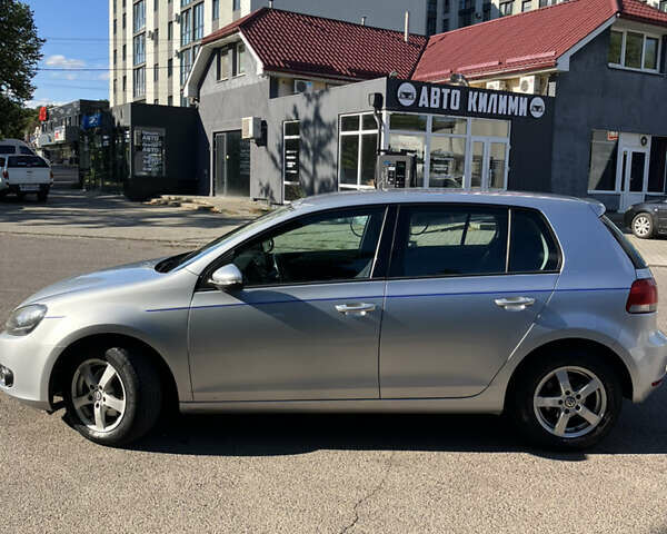 Серый Фольксваген Гольф, объемом двигателя 1.6 л и пробегом 300 тыс. км за 6500 $, фото 1 на Automoto.ua