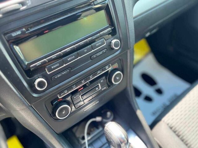 Серый Фольксваген Гольф, объемом двигателя 1.6 л и пробегом 240 тыс. км за 8600 $, фото 15 на Automoto.ua