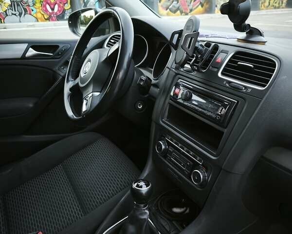 Серый Фольксваген Гольф, объемом двигателя 1.39 л и пробегом 224 тыс. км за 6200 $, фото 5 на Automoto.ua