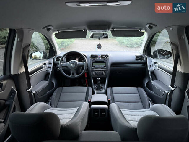 Серый Фольксваген Гольф, объемом двигателя 1.6 л и пробегом 155 тыс. км за 8450 $, фото 57 на Automoto.ua