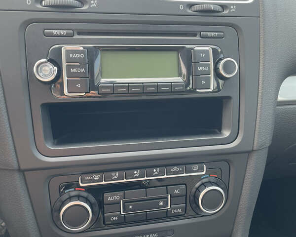 Сірий Фольксваген Гольф, об'ємом двигуна 1.39 л та пробігом 137 тис. км за 7700 $, фото 19 на Automoto.ua