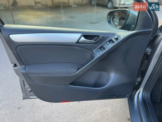Сірий Фольксваген Гольф, об'ємом двигуна 1.39 л та пробігом 215 тис. км за 8700 $, фото 15 на Automoto.ua