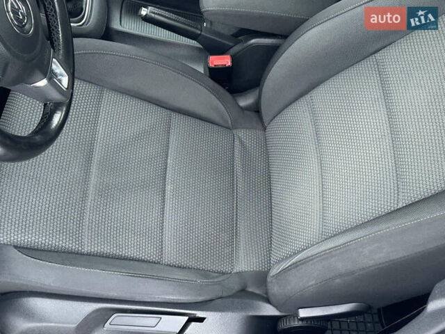 Серый Фольксваген Гольф, объемом двигателя 1.6 л и пробегом 275 тыс. км за 5999 $, фото 12 на Automoto.ua