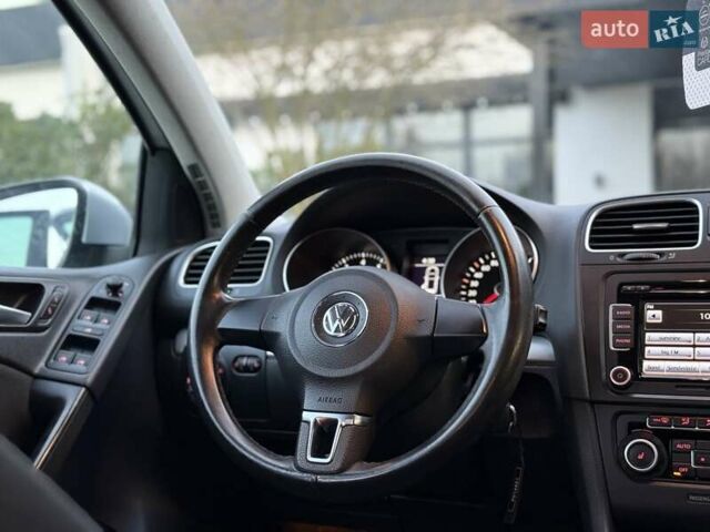 Сірий Фольксваген Гольф, об'ємом двигуна 1.39 л та пробігом 185 тис. км за 7999 $, фото 41 на Automoto.ua