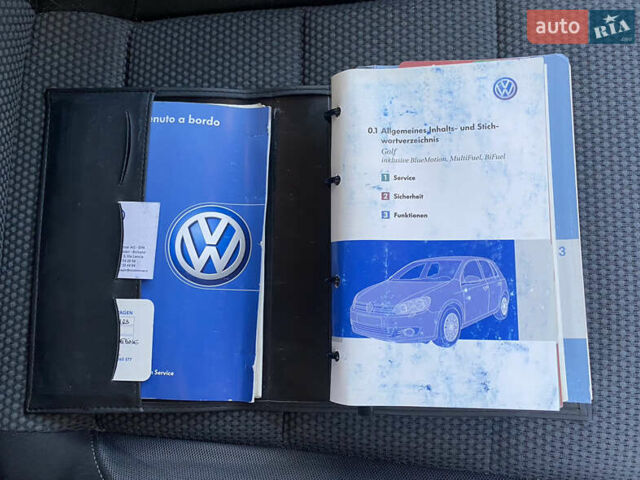 Серый Фольксваген Гольф, объемом двигателя 1.39 л и пробегом 300 тыс. км за 6700 $, фото 10 на Automoto.ua