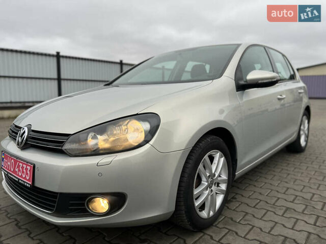 Серый Фольксваген Гольф, объемом двигателя 1.4 л и пробегом 209 тыс. км за 8800 $, фото 7 на Automoto.ua