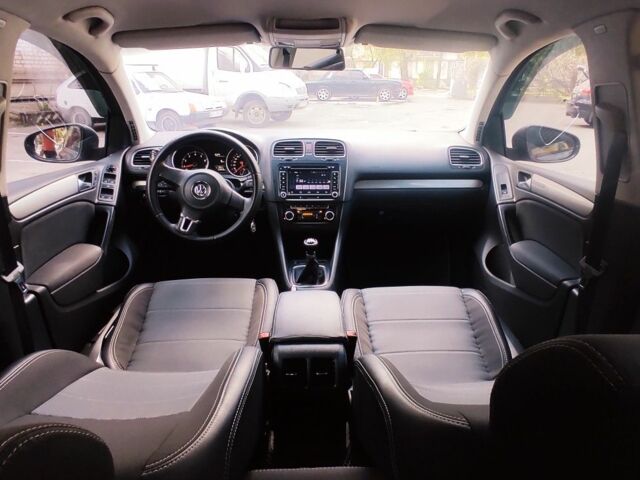 Серый Фольксваген Гольф, объемом двигателя 1.4 л и пробегом 230 тыс. км за 6300 $, фото 6 на Automoto.ua