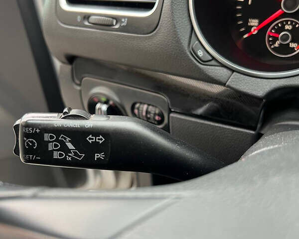 Серый Фольксваген Гольф, объемом двигателя 1.6 л и пробегом 267 тыс. км за 6650 $, фото 39 на Automoto.ua