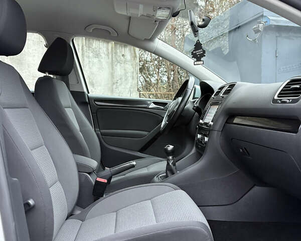 Серый Фольксваген Гольф, объемом двигателя 1.4 л и пробегом 179 тыс. км за 7200 $, фото 39 на Automoto.ua