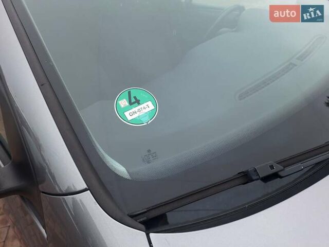 Серый Фольксваген Гольф, объемом двигателя 1.6 л и пробегом 223 тыс. км за 7650 $, фото 28 на Automoto.ua