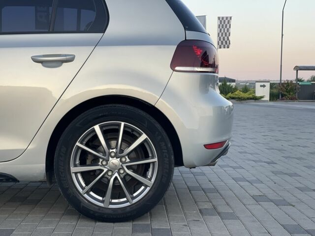 Серый Фольксваген Гольф, объемом двигателя 1.4 л и пробегом 232 тыс. км за 7300 $, фото 11 на Automoto.ua