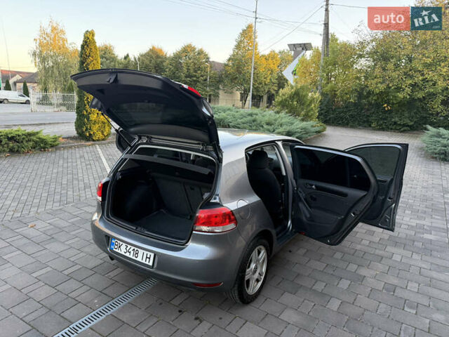 Серый Фольксваген Гольф, объемом двигателя 1.6 л и пробегом 155 тыс. км за 8450 $, фото 16 на Automoto.ua