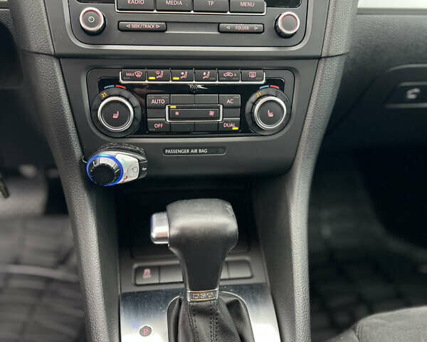 Серый Фольксваген Гольф, объемом двигателя 1.4 л и пробегом 209 тыс. км за 8800 $, фото 24 на Automoto.ua