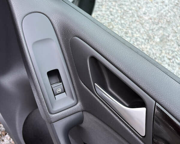 Серый Фольксваген Гольф, объемом двигателя 1.4 л и пробегом 179 тыс. км за 7200 $, фото 38 на Automoto.ua