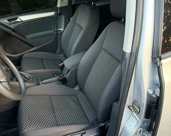 Сірий Фольксваген Гольф, об'ємом двигуна 0 л та пробігом 216 тис. км за 7350 $, фото 24 на Automoto.ua