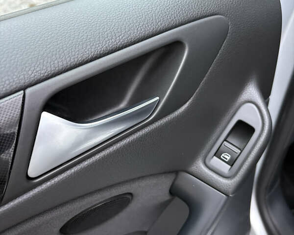 Серый Фольксваген Гольф, объемом двигателя 1.4 л и пробегом 179 тыс. км за 7200 $, фото 24 на Automoto.ua