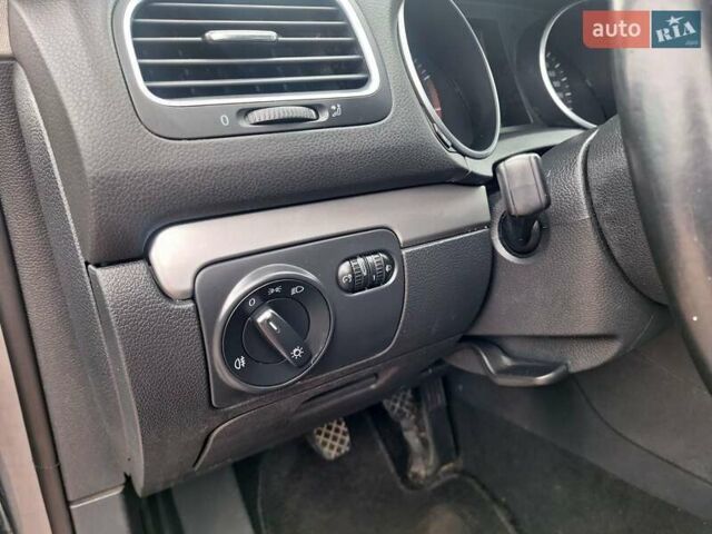Серый Фольксваген Гольф, объемом двигателя 1.6 л и пробегом 223 тыс. км за 7650 $, фото 42 на Automoto.ua