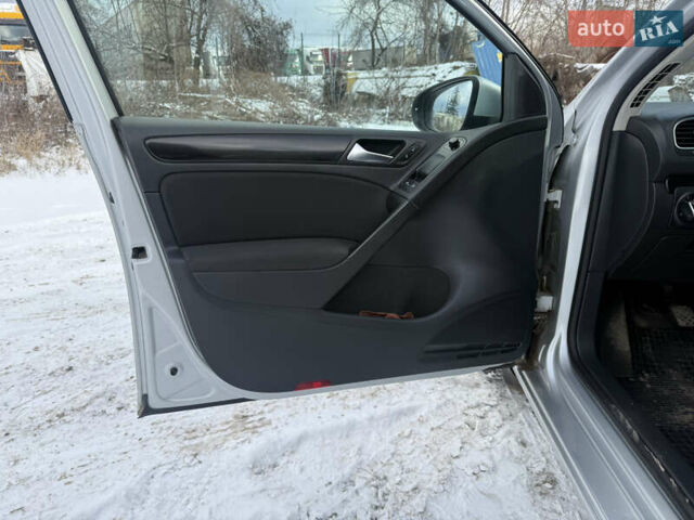 Сірий Фольксваген Гольф, об'ємом двигуна 1.6 л та пробігом 275 тис. км за 6350 $, фото 21 на Automoto.ua