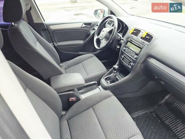 Серый Фольксваген Гольф, объемом двигателя 1.6 л и пробегом 299 тыс. км за 6500 $, фото 3 на Automoto.ua