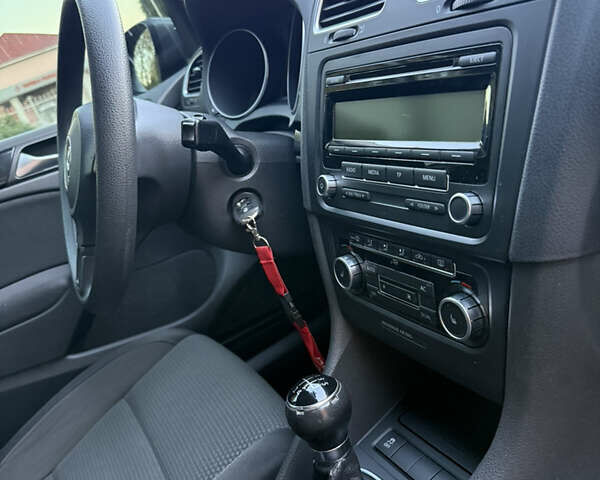 Серый Фольксваген Гольф, объемом двигателя 1.6 л и пробегом 155 тыс. км за 8450 $, фото 61 на Automoto.ua